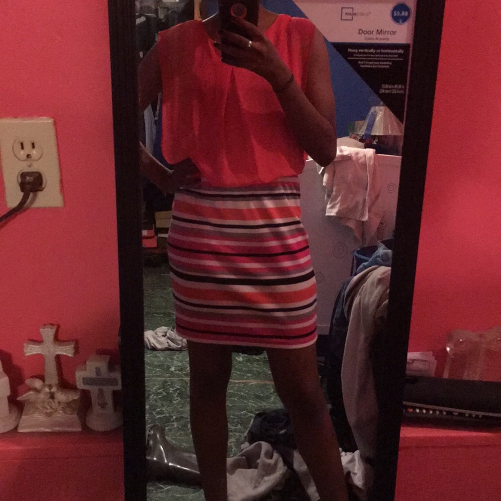 Dress - Picture 2 of 3